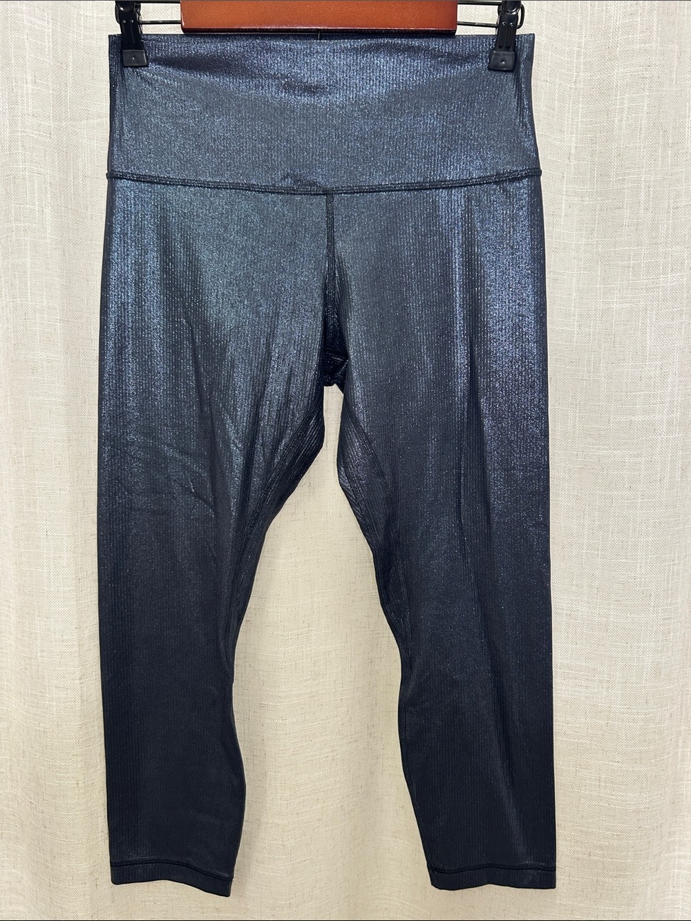 LuLuLemon ShinyHigh-Rise Workout Leggings Size 10 Excellent Condition